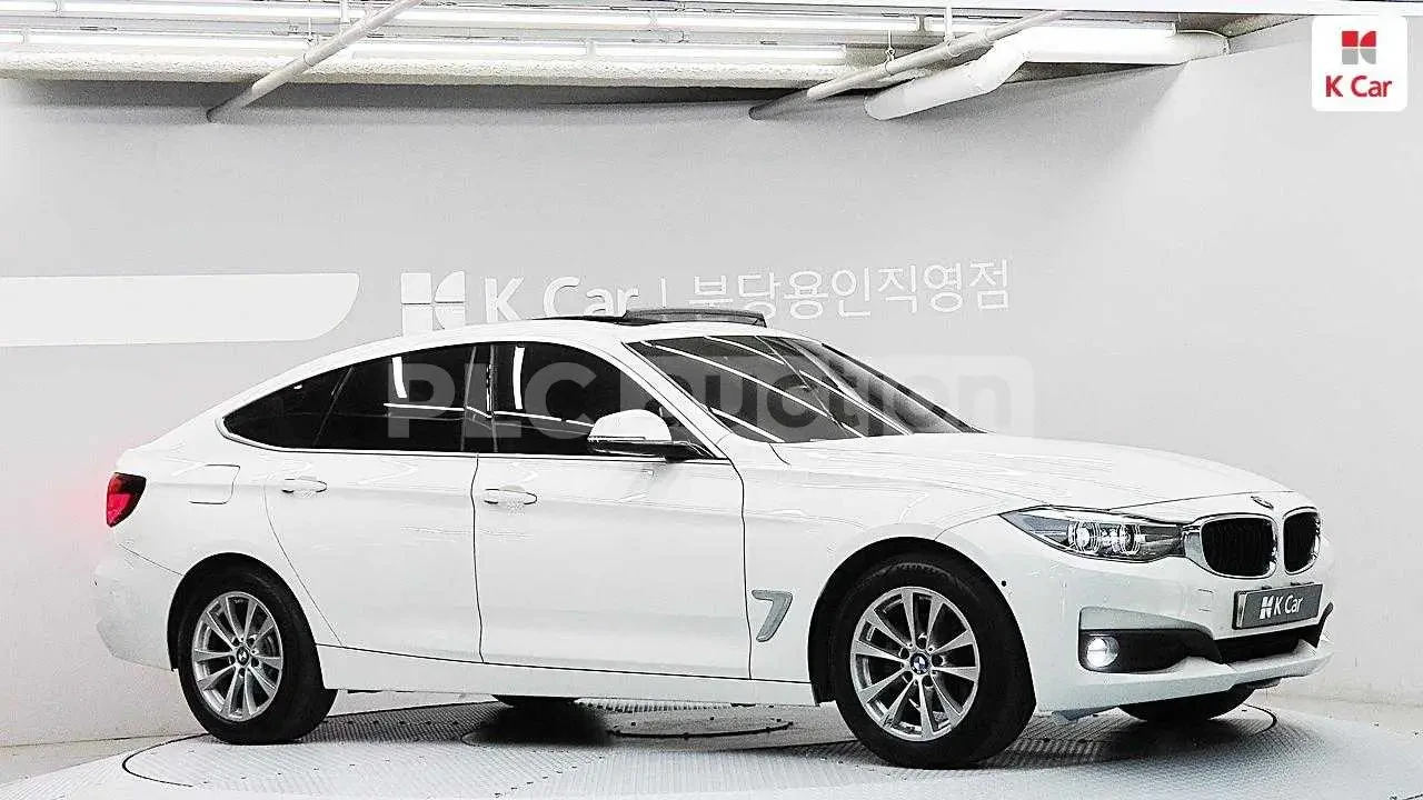 BMW 520 ПОДГРЕВИ * ПАНО * HEAD-UP * KEYLESS, снимка 3 - Автомобили и джипове - 54555244