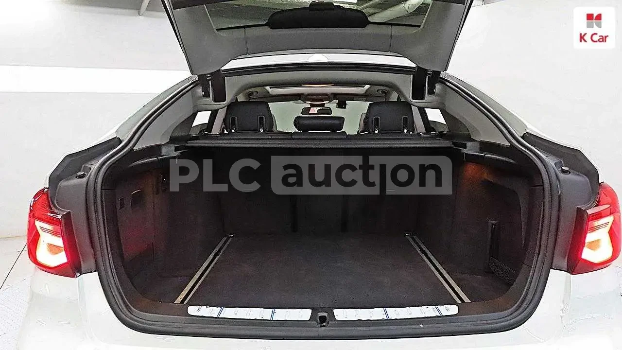 BMW 520 ПОДГРЕВИ * ПАНО * HEAD-UP * KEYLESS, снимка 10 - Автомобили и джипове - 54555244