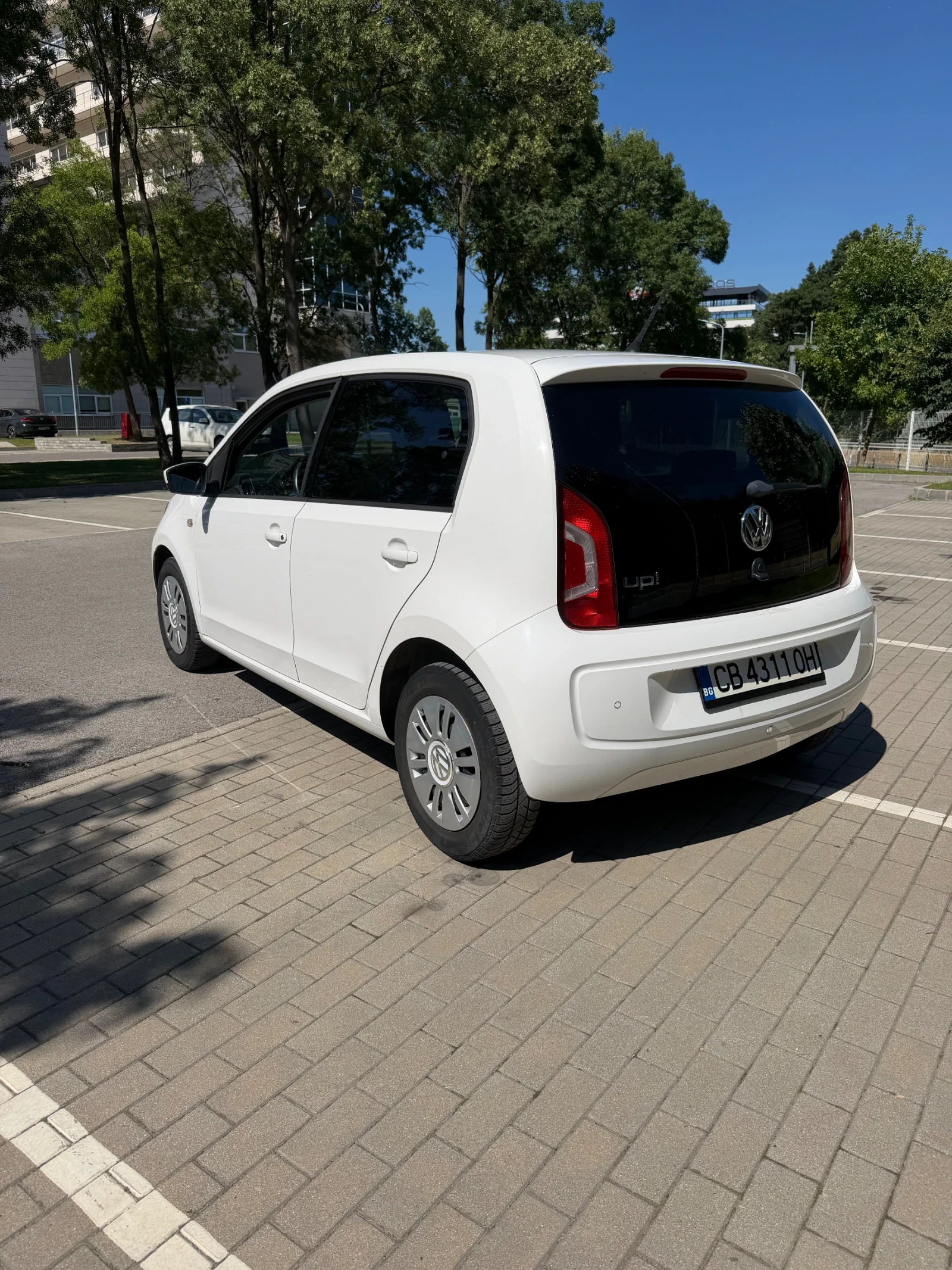 VW Up 1.0 Автоматик, снимка 4 - Автомобили и джипове - 55317930