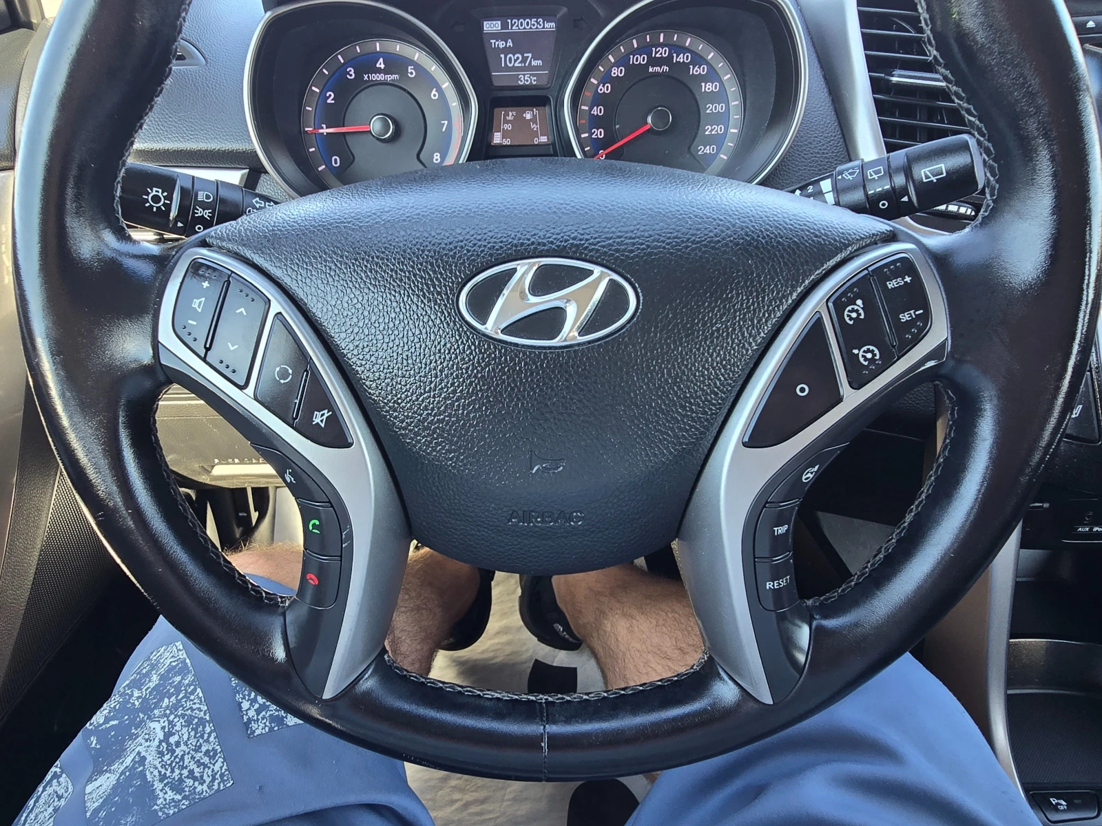 Hyundai I30 1.6i-135k.c-EURO6, снимка 17 - Автомобили и джипове - 55492438