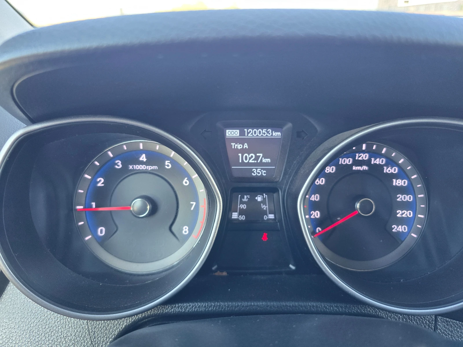 Hyundai I30 1.6i-135k.c-EURO6, снимка 14 - Автомобили и джипове - 55492438