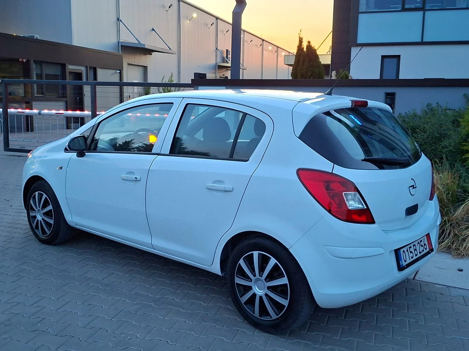 Opel Corsa 1.2i* (80кс)* * FACELIFT* НОВ ВНОС* , снимка 6 - Автомобили и джипове - 56012129