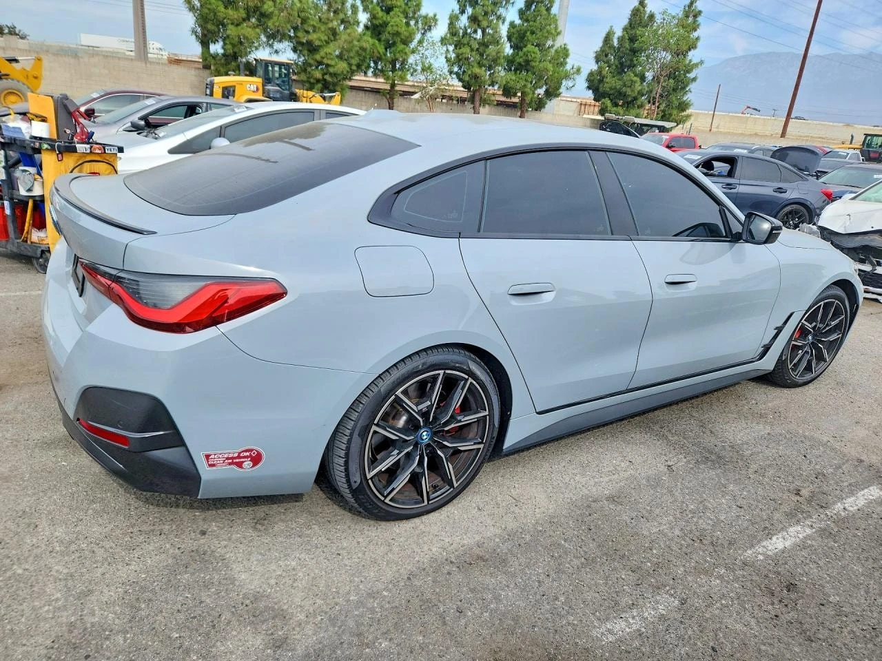 BMW i4 * eDrive40 * CARFAX * БЕЗ ПЪРВОНАЧАЛНА ВНОСКА, снимка 3 - Автомобили и джипове - 56254418