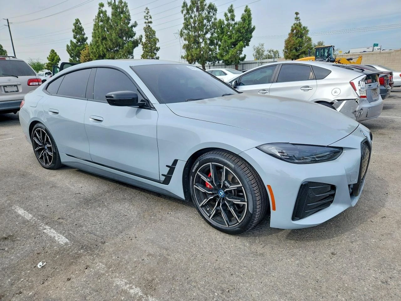 BMW i4 * eDrive40 * CARFAX * БЕЗ ПЪРВОНАЧАЛНА ВНОСКА, снимка 4 - Автомобили и джипове - 56254418