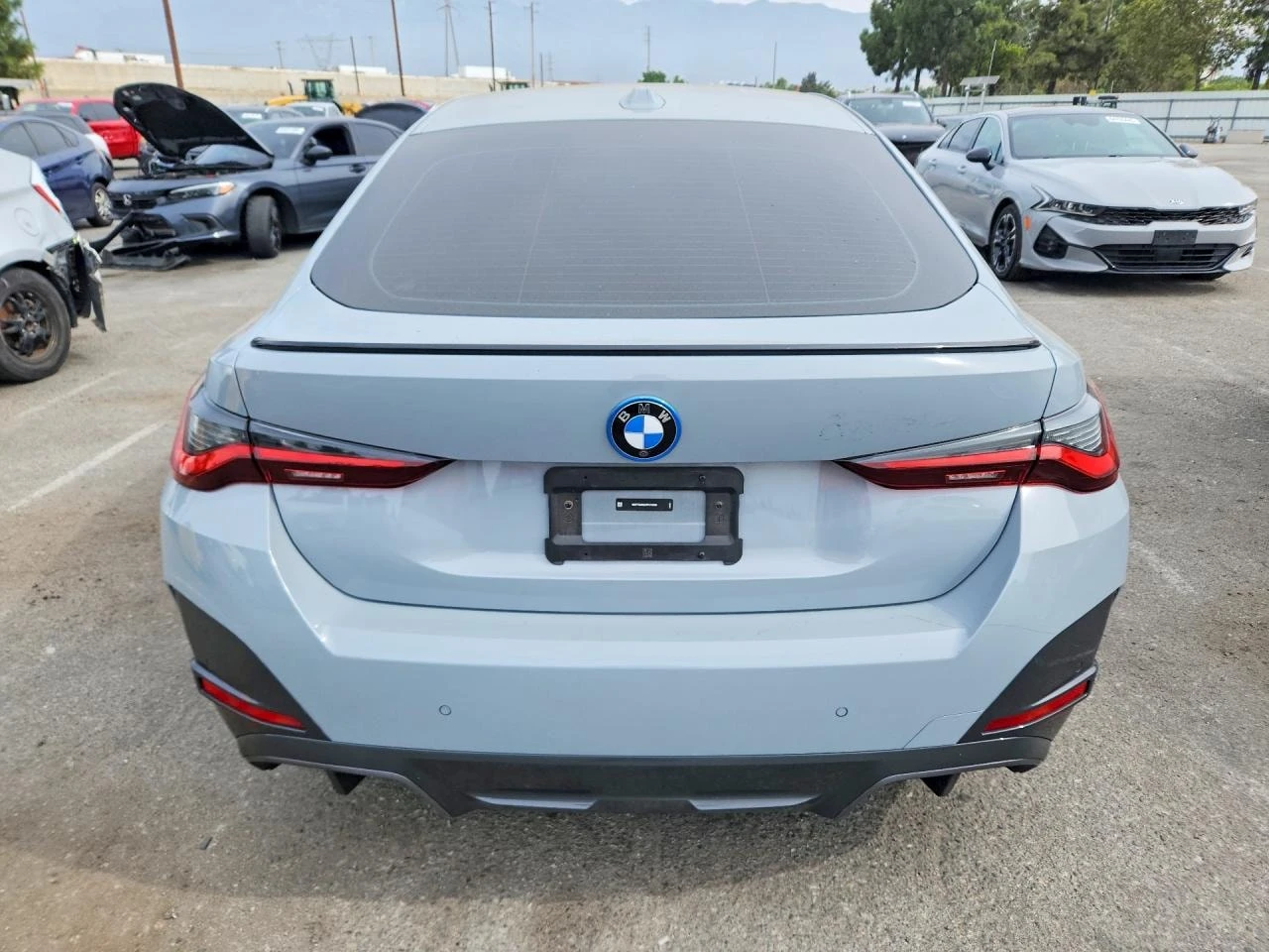 BMW i4 * eDrive40 * CARFAX * БЕЗ ПЪРВОНАЧАЛНА ВНОСКА, снимка 6 - Автомобили и джипове - 56254418