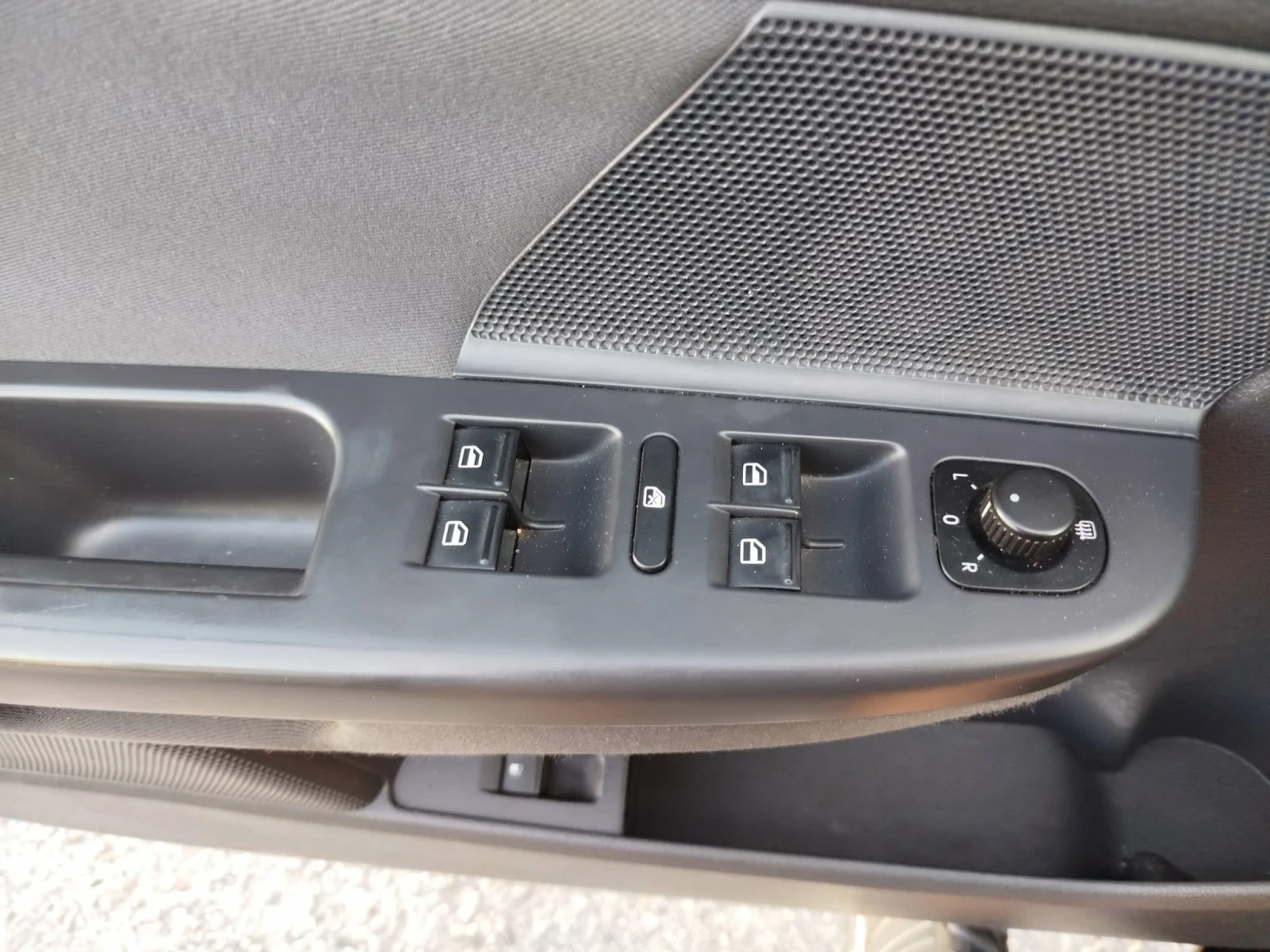 VW Golf * GERMANY* 1.6* СЕРВИЗНА ИСТОРИЯ, снимка 13 - Автомобили и джипове - 56296784