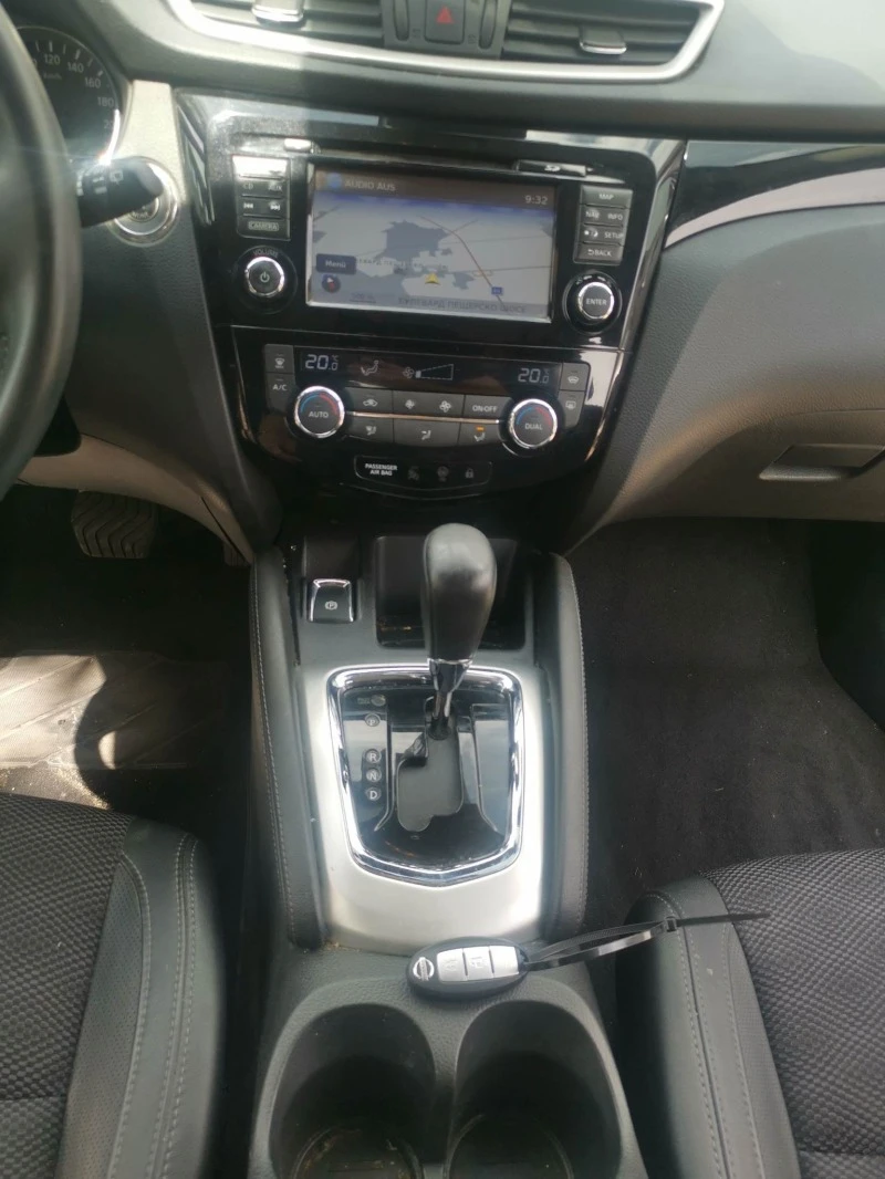 Nissan Qashqai 1.6 dci, снимка 8 - Автомобили и джипове - 40510565