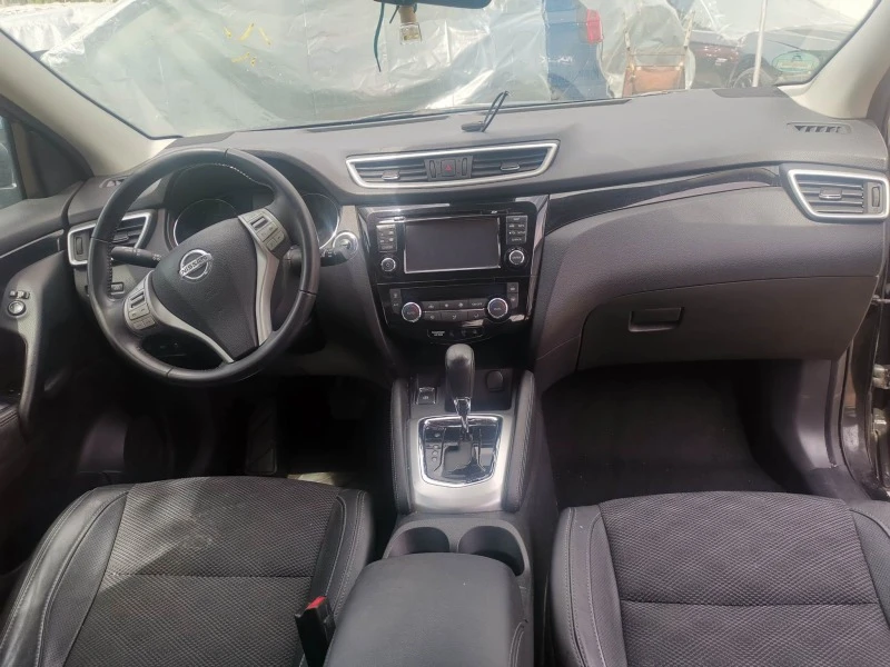 Nissan Qashqai 1.6 dci, снимка 9 - Автомобили и джипове - 40510565