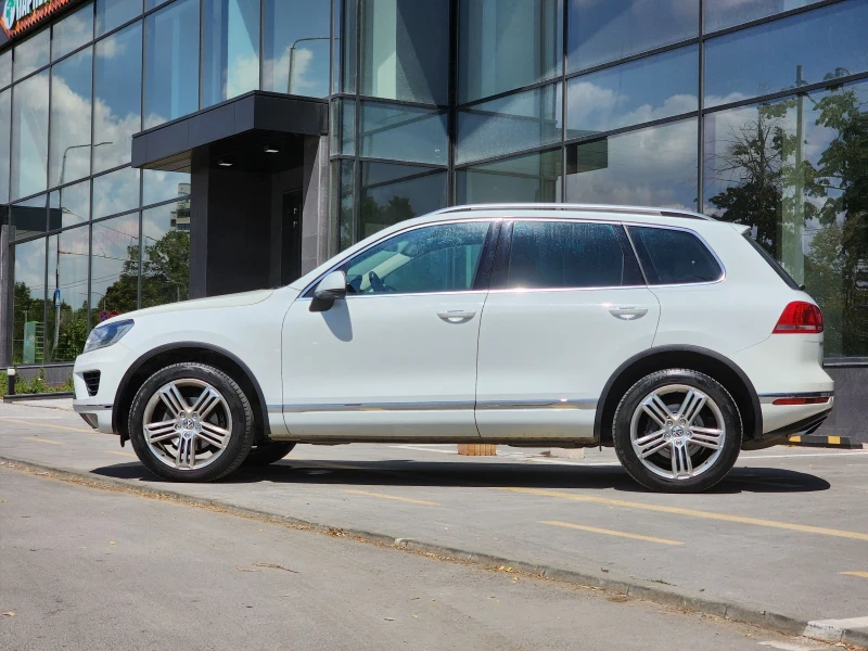 VW Touareg 3.0 TDI, снимка 4 - Автомобили и джипове - 47186400