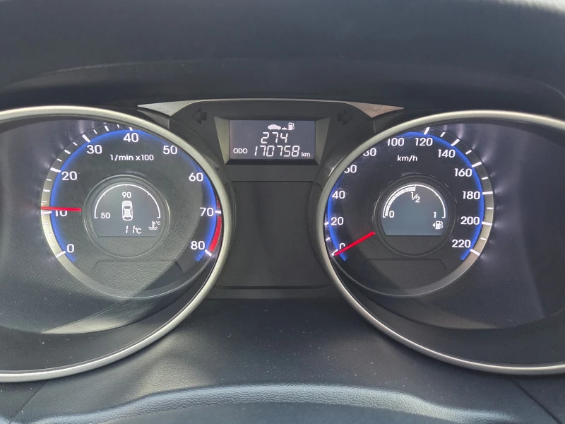 Hyundai IX35 1.6i-Gaz.Inj., снимка 12 - Автомобили и джипове - 52802973