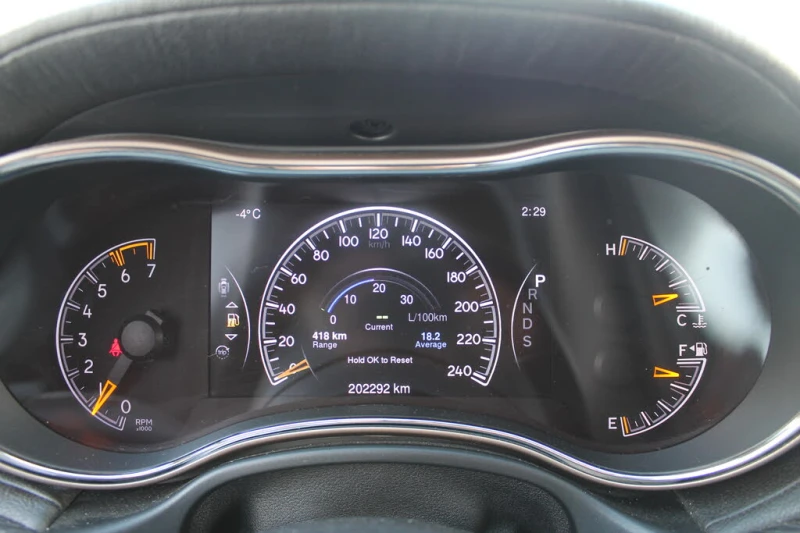 Jeep Grand cherokee SUMMIT* 5.7* V8* DISTRONIC* ПАНО* ОБДУХВАНЕ* КАМЕР, снимка 8 - Автомобили и джипове - 53328742