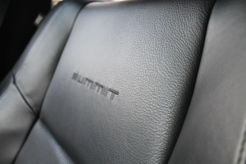 Jeep Grand cherokee SUMMIT* 5.7* V8* DISTRONIC* ПАНО* ОБДУХВАНЕ* КАМЕР, снимка 12 - Автомобили и джипове - 53328742