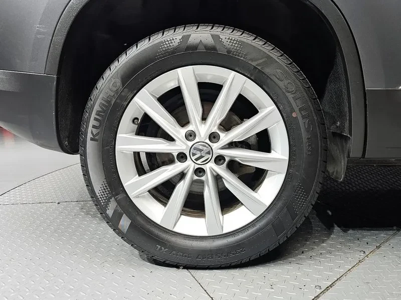 VW Tiguan 2.0 TDI, снимка 5 - Автомобили и джипове - 54302813
