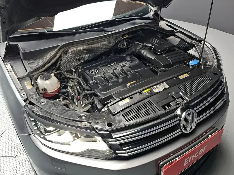 VW Tiguan 2.0 TDI, снимка 6 - Автомобили и джипове - 54302813