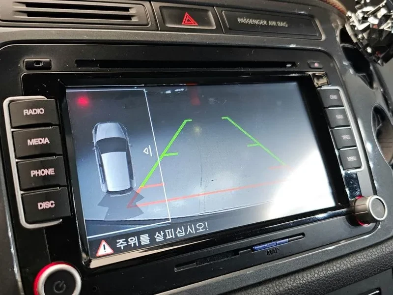 VW Tiguan 2.0 TDI, снимка 14 - Автомобили и джипове - 54302813