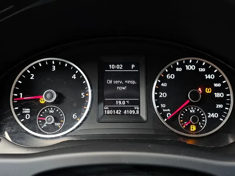 VW Tiguan 2.0 TDI, снимка 8 - Автомобили и джипове - 54302813