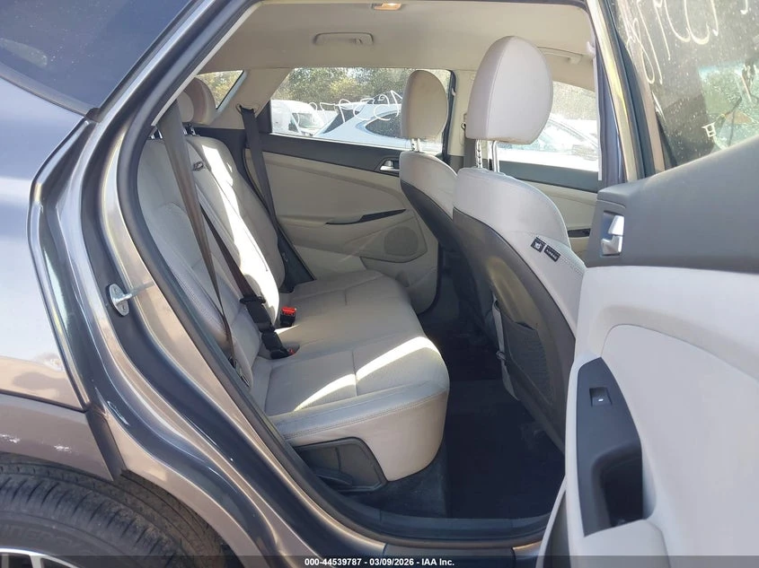 Hyundai Tucson 2.4l Sel, снимка 8 - Автомобили и джипове - 54568856