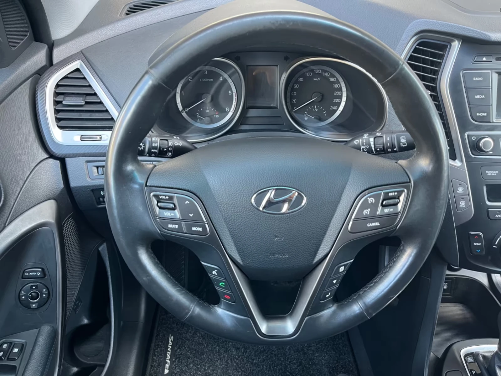 Hyundai Santa fe 2.2CRDi/200hp/2.2CRDi/200кс| Euro6| Богато оборудв, снимка 10 - Автомобили и джипове - 55036940