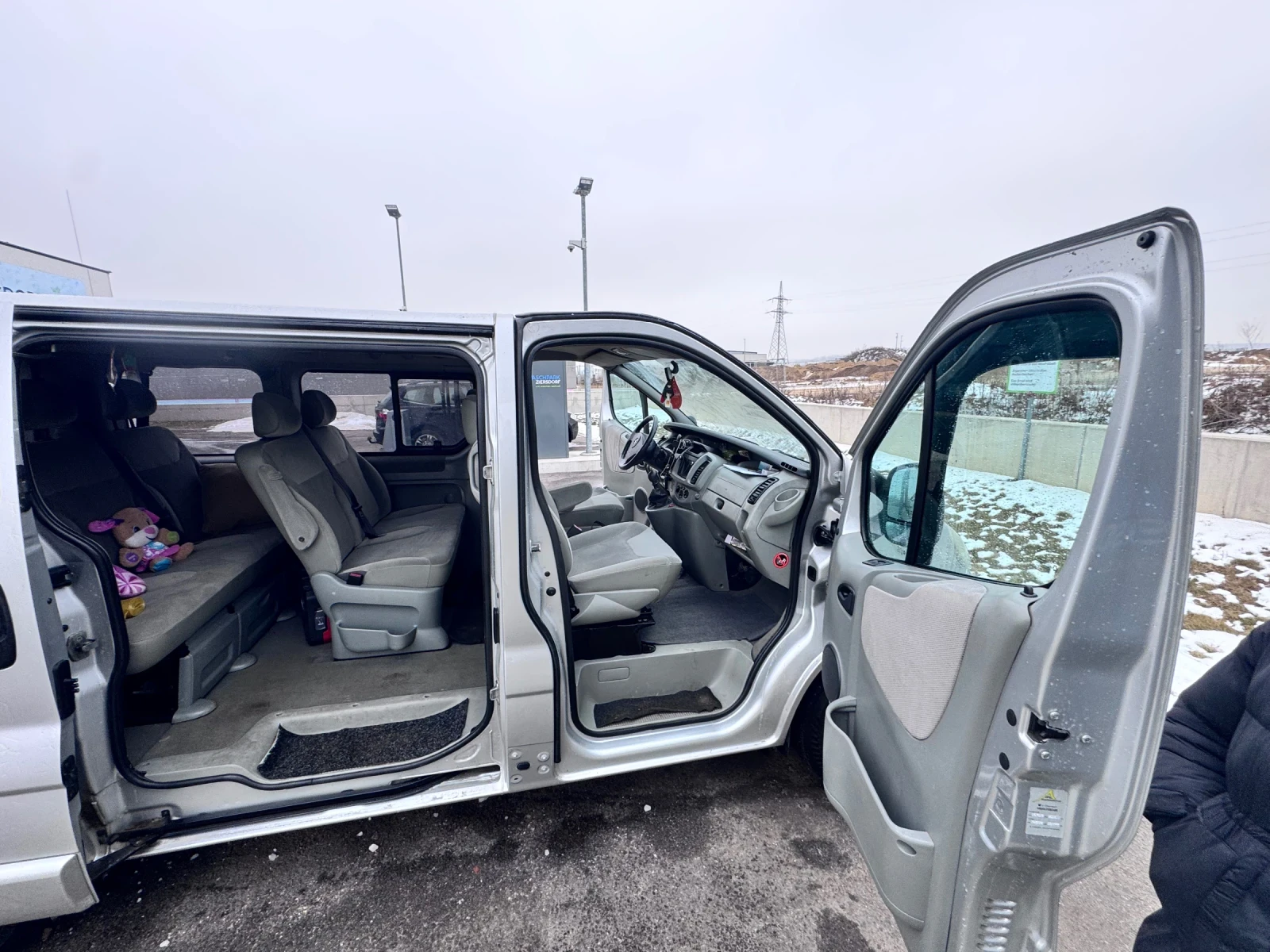 Opel Vivaro, снимка 7 - Бусове и автобуси - 55699065