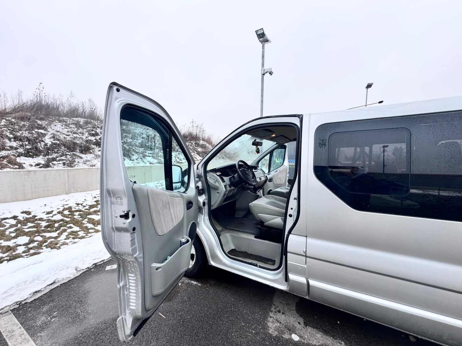 Opel Vivaro, снимка 3 - Бусове и автобуси - 55699065