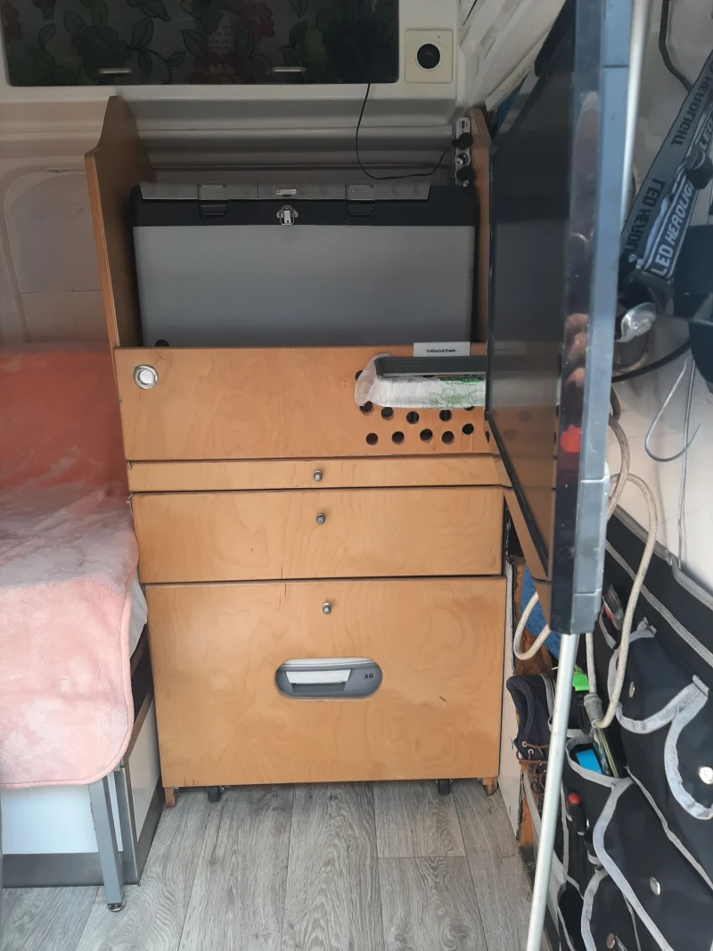 Кемпер VW T5 transporter, снимка 11 - Каравани и кемпери - 52451989