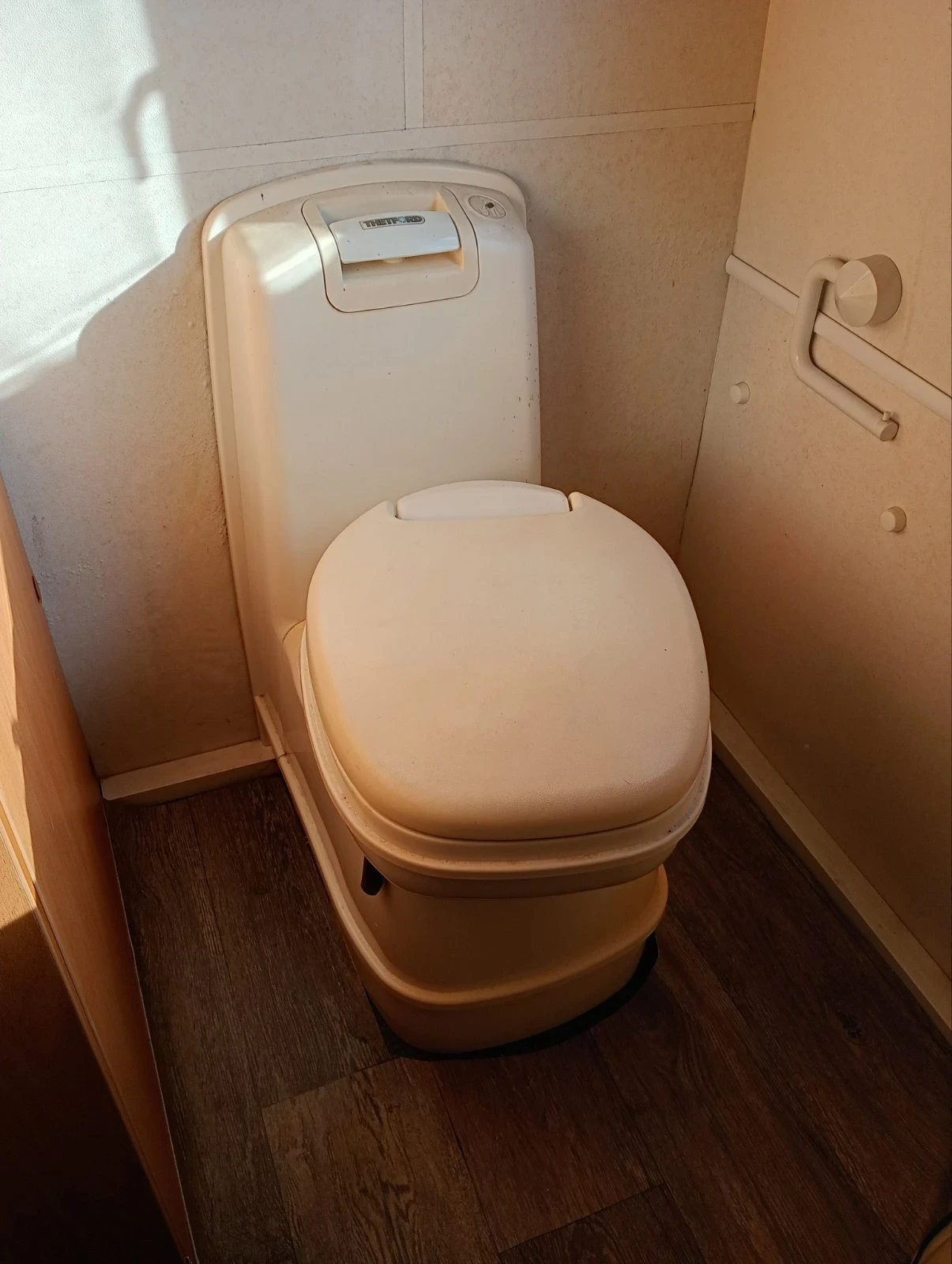 Каравана Avondale Dart 515-4, снимка 11 - Каравани и кемпери - 53744207