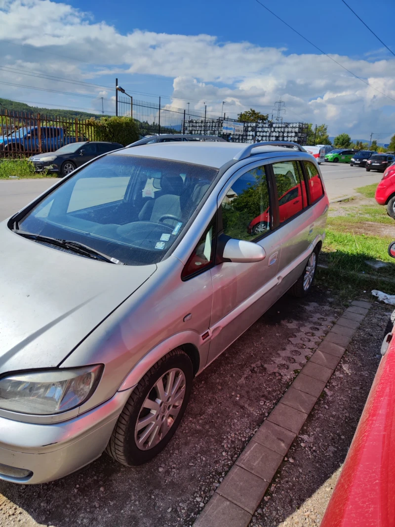 Opel Zafira 1.6 101 кс, снимка 2 - Автомобили и джипове - 47425710