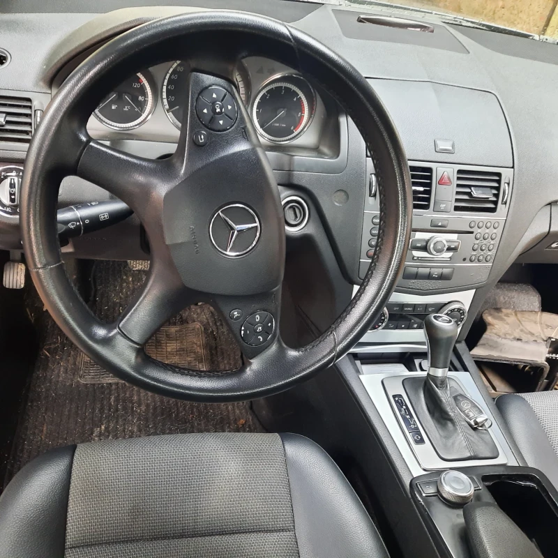 Mercedes-Benz C 200, снимка 4 - Автомобили и джипове - 48969285