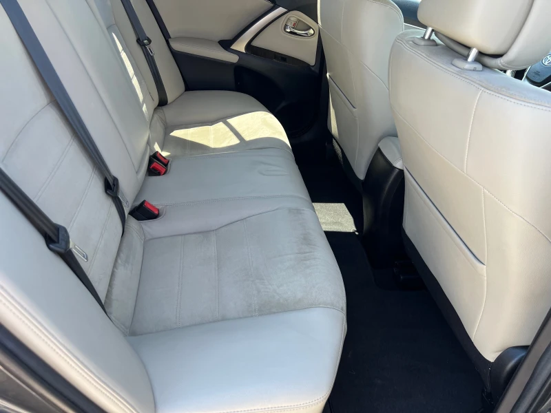 Toyota Avensis 2.2 D, снимка 13 - Автомобили и джипове - 50977210