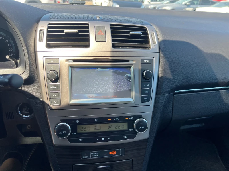 Toyota Avensis 2.2 D, снимка 16 - Автомобили и джипове - 50977210