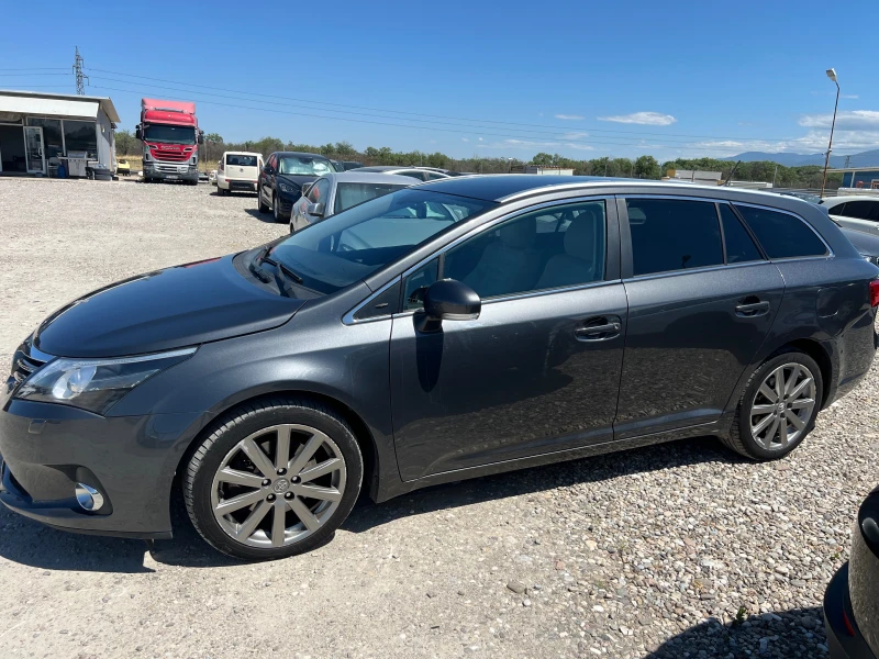 Toyota Avensis 2.2 D, снимка 8 - Автомобили и джипове - 50977210