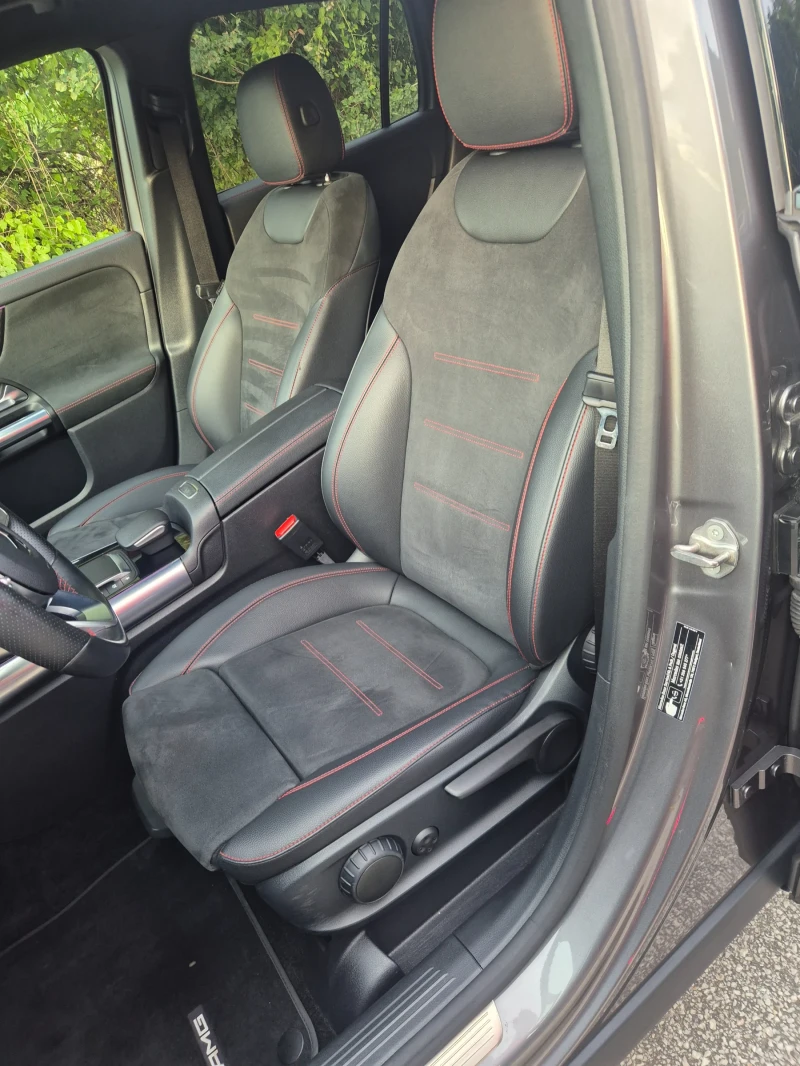 Mercedes-Benz GLA 180 AMG /22г., снимка 11 - Автомобили и джипове - 51503220