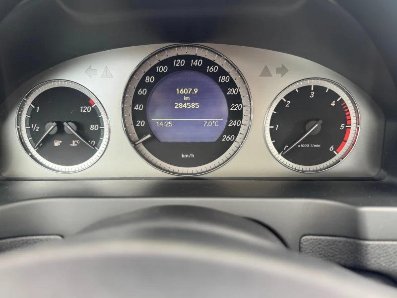 Mercedes-Benz C 200 AVANGARDE* NAVI* , снимка 14 - Автомобили и джипове - 51940168
