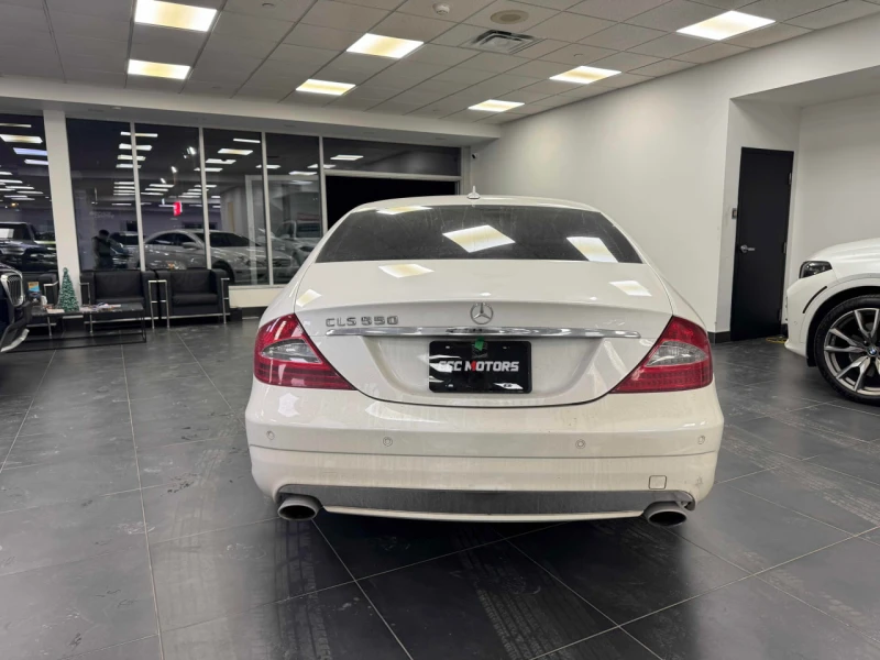 Mercedes-Benz CLS 55 CARFAX* АВТОФИНАНСИРАНЕ БЕЗ ПЪРВОНАЧАЛНА ВНОСКА, снимка 4 - Автомобили и джипове - 52705053