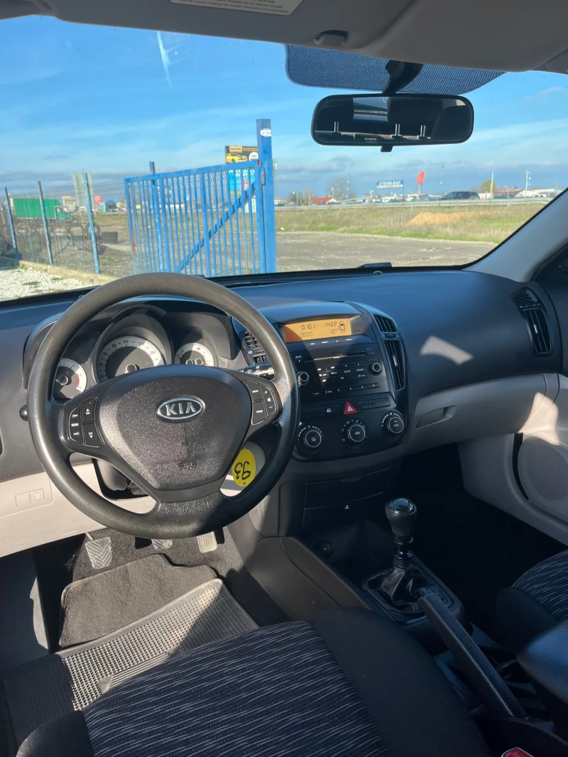 Kia Ceed 1.6 CRDi, снимка 8 - Автомобили и джипове - 52811998