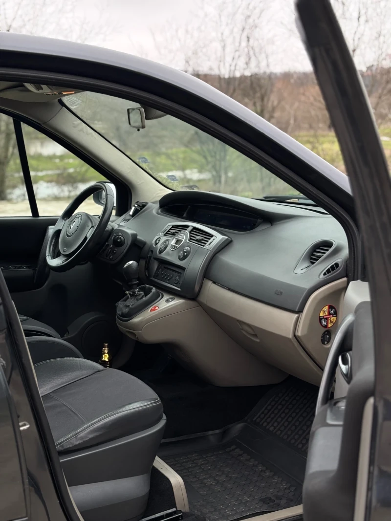 Renault Scenic 2.0 16v/6скр.газ, снимка 4 - Автомобили и джипове - 53398255