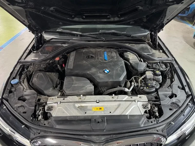 BMW 330  (G20) 330E, снимка 6 - Автомобили и джипове - 54787308