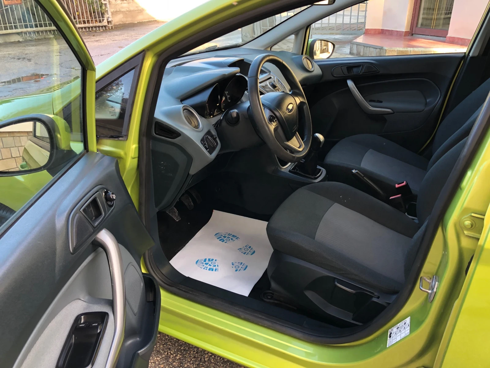 Ford Fiesta 1.25i БЕНЗИН - изображение 8