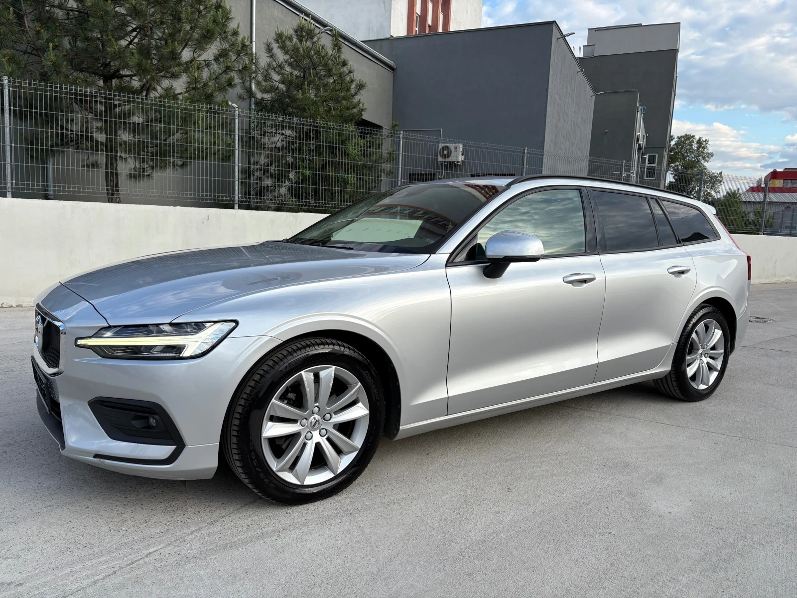 Volvo V60 4x4 Diesel D4 190кс Automatic - изображение 2