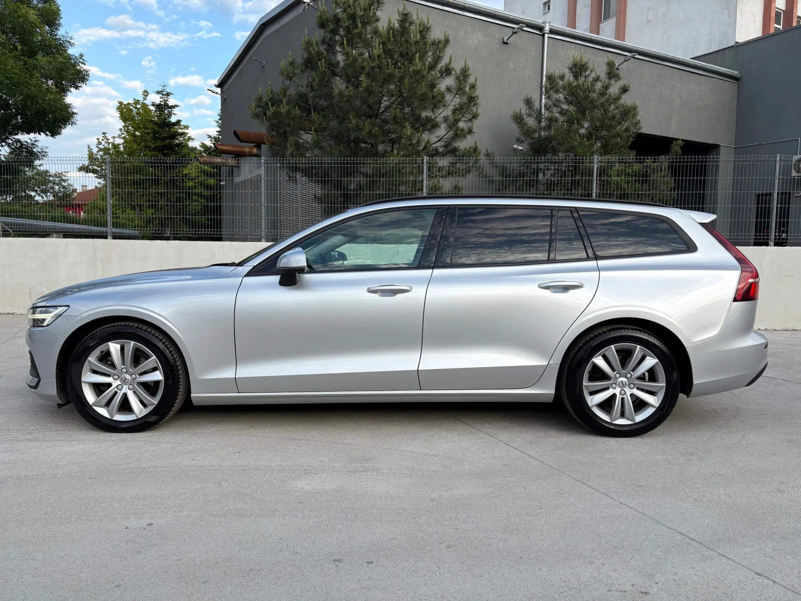 Volvo V60 4x4 Diesel D4 190кс Automatic - изображение 3
