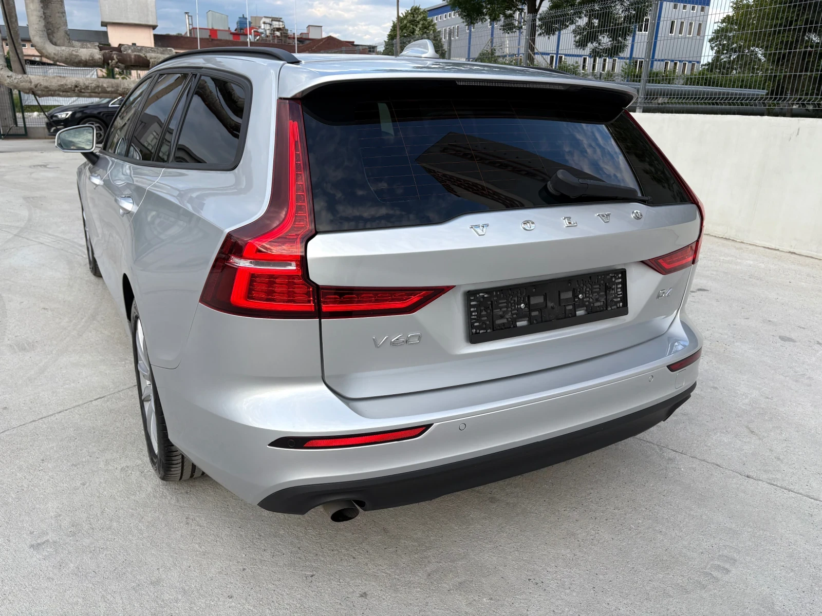 Volvo V60 4x4 Diesel D4 190кс Automatic - изображение 5