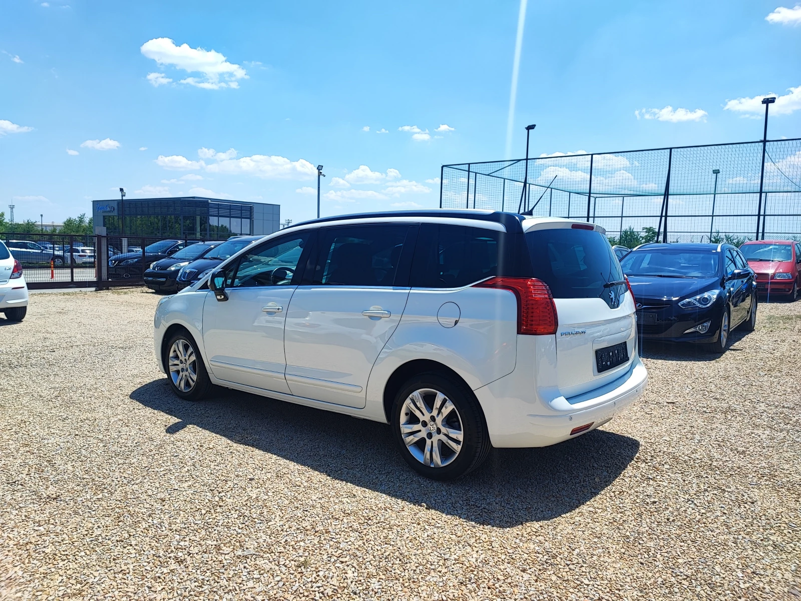 Peugeot 5008 КАТО НОВА - изображение 9