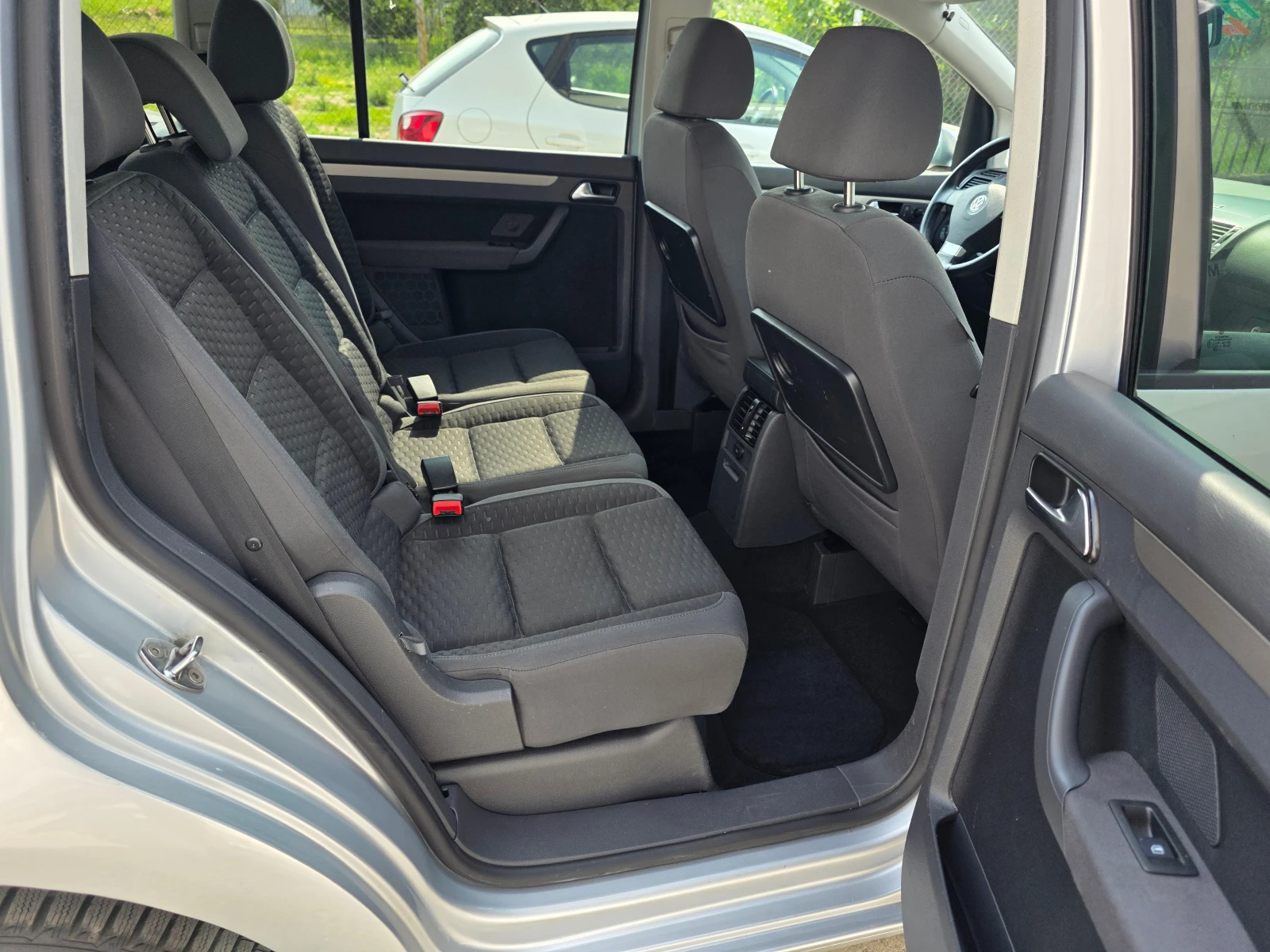 VW Touran 1.4TSI FACELIFT - изображение 10