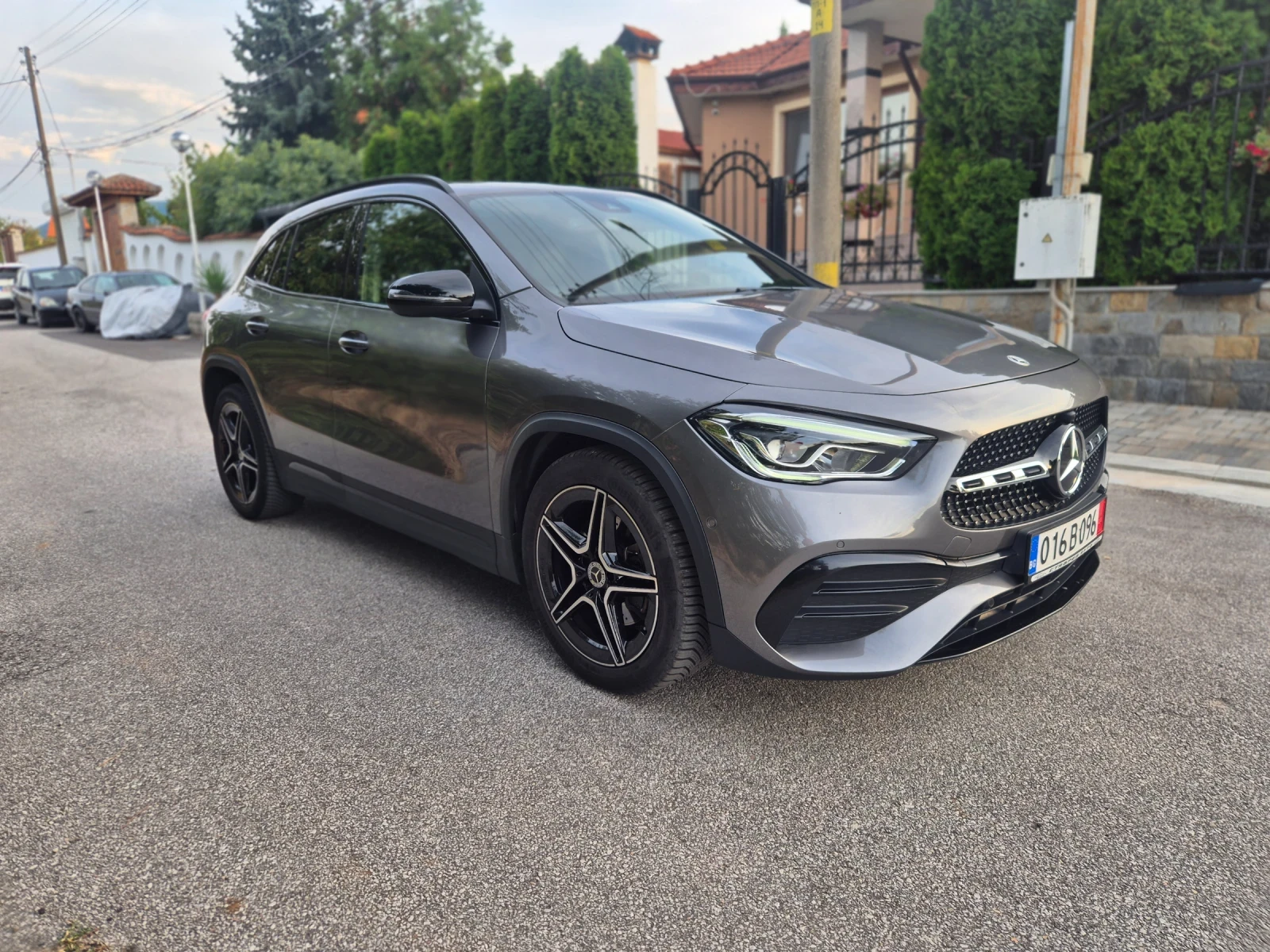 Mercedes-Benz GLA 180 AMG /22г. - изображение 2