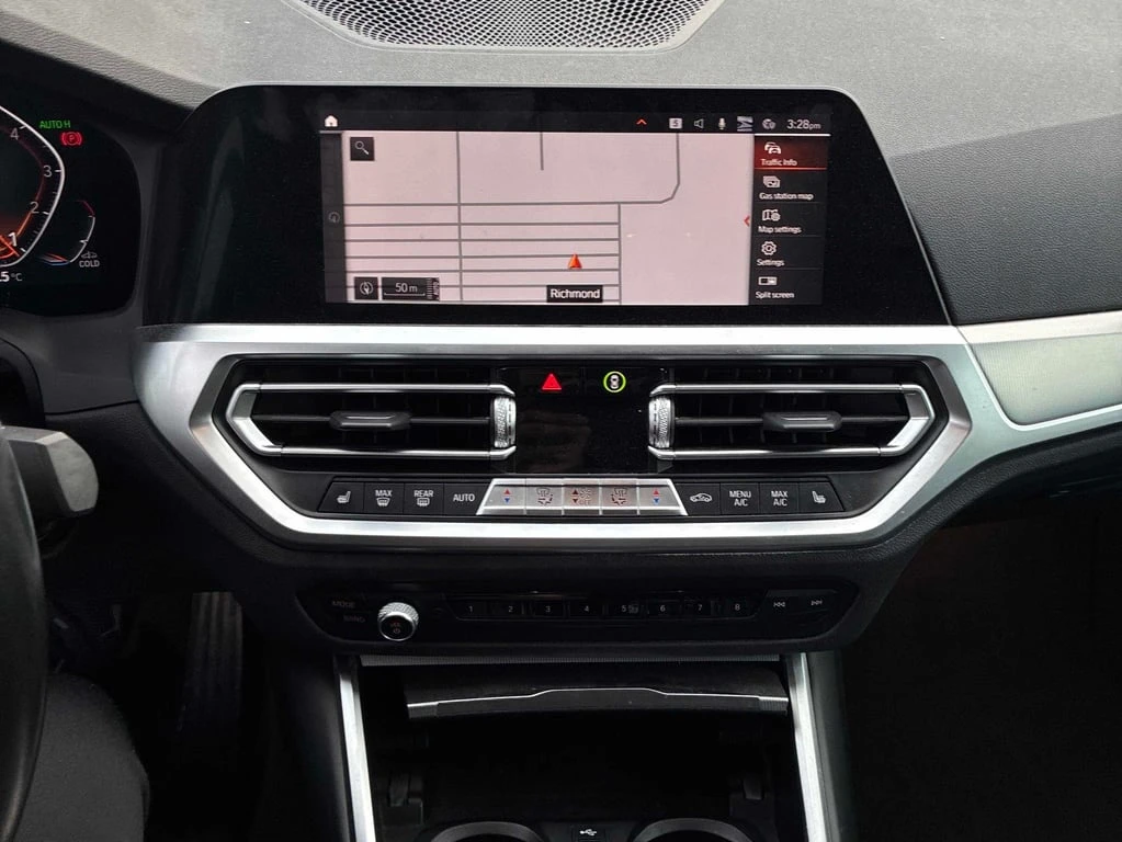 BMW 330 * xDrive * CARFAX *    | Mobile.bg   9