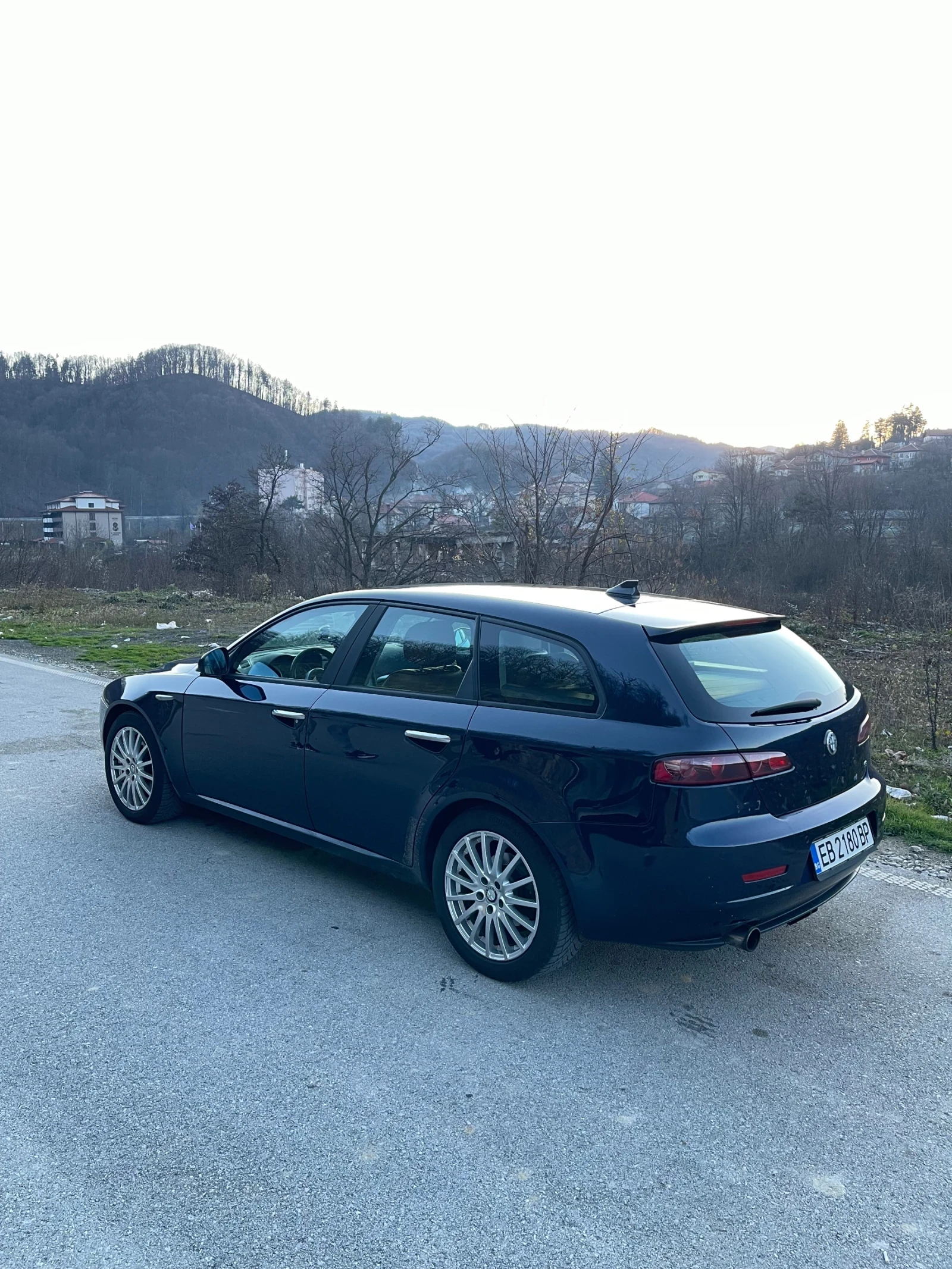 Alfa Romeo 159 sportwagon 1.9 JTDm - изображение 4