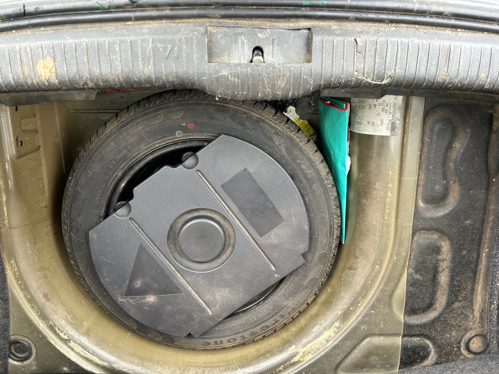 VW Polo 1.4-бензин, снимка 10 - Автомобили и джипове - 53944565