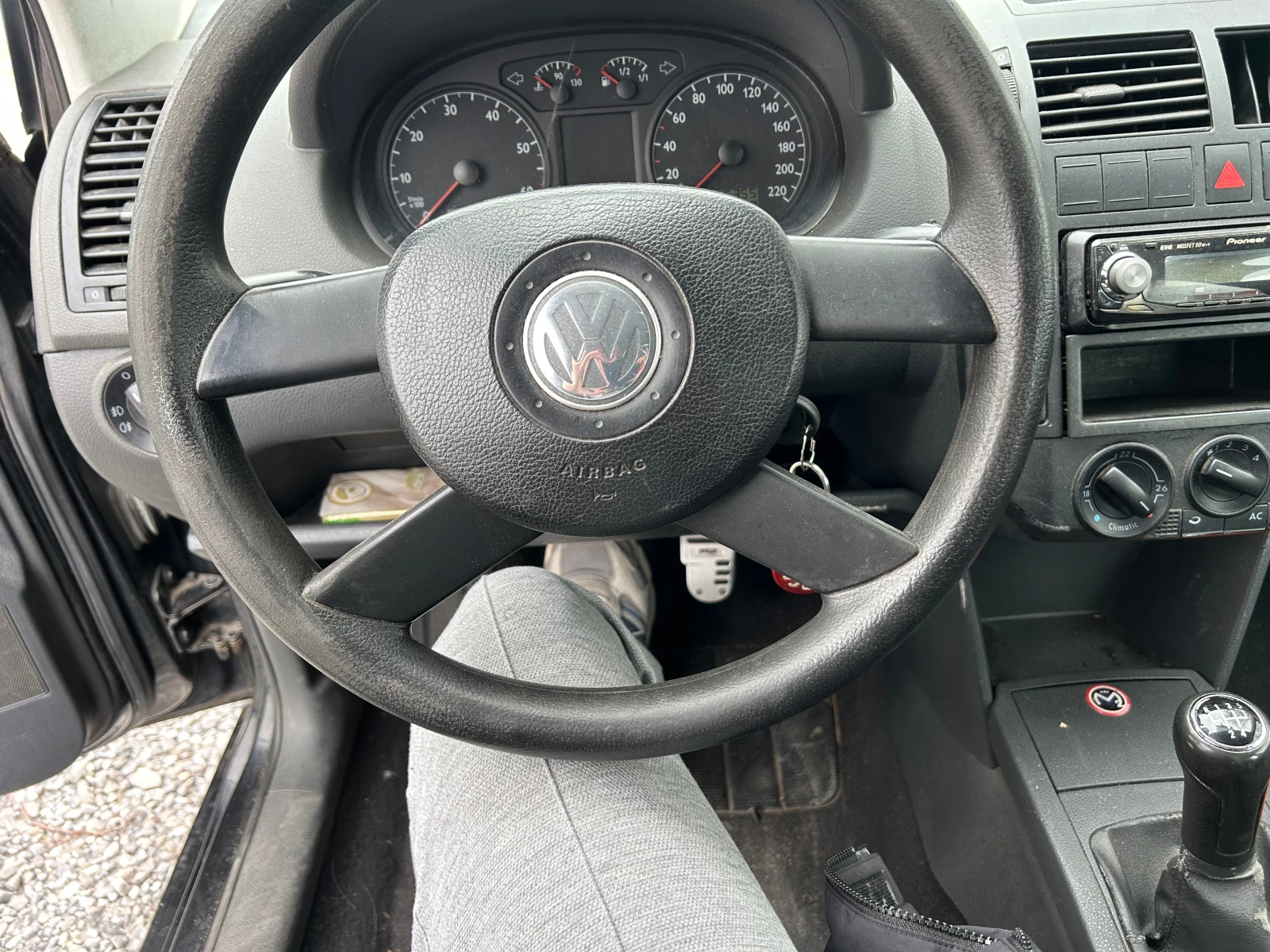 VW Polo 1.4-бензин, снимка 9 - Автомобили и джипове - 53944565