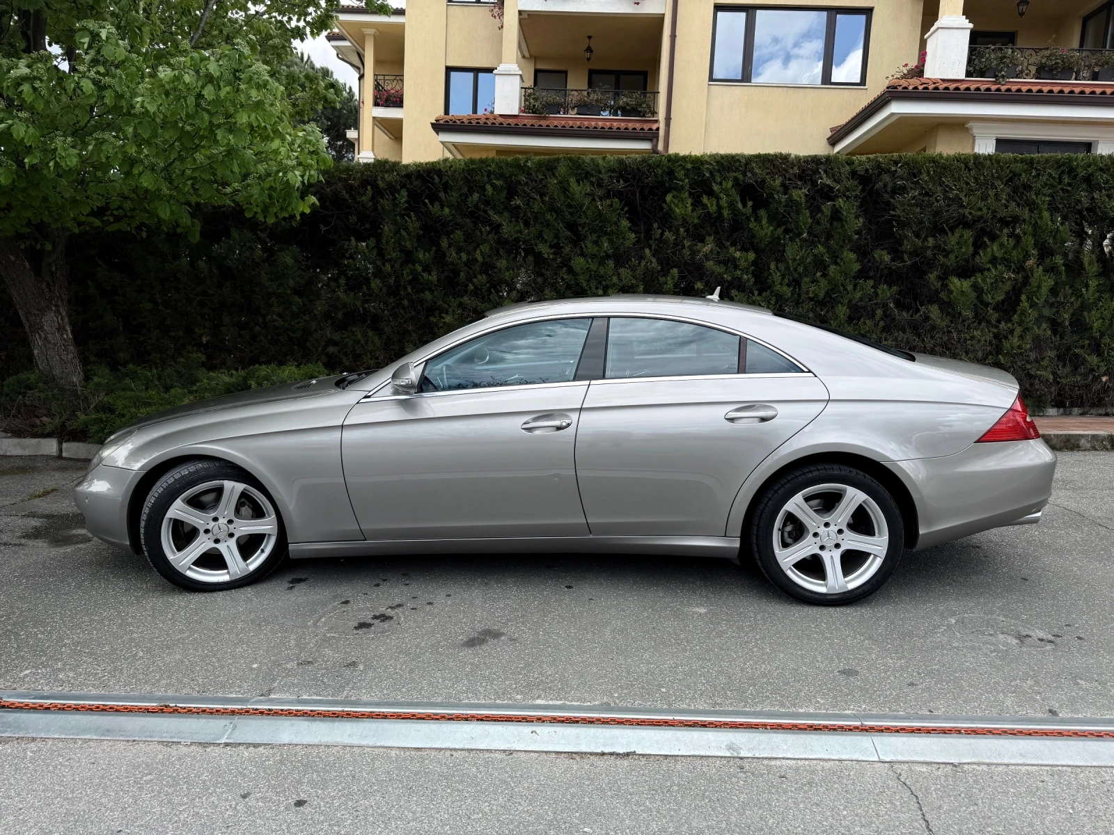 Mercedes-Benz CLS 320, снимка 2 - Автомобили и джипове - 54380763