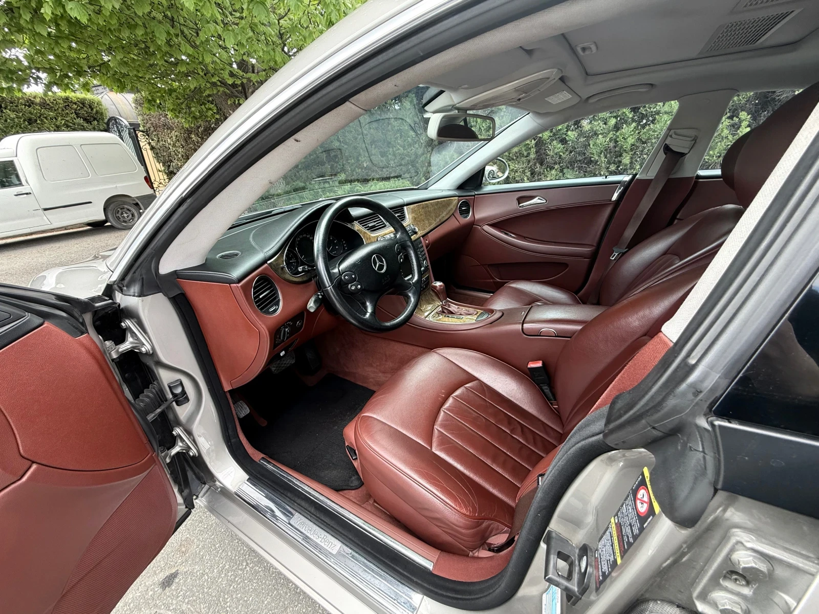 Mercedes-Benz CLS 320, снимка 10 - Автомобили и джипове - 54380763
